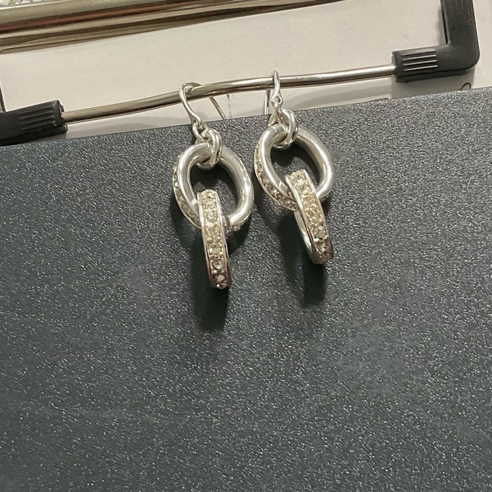 Small crystal dangling earrings